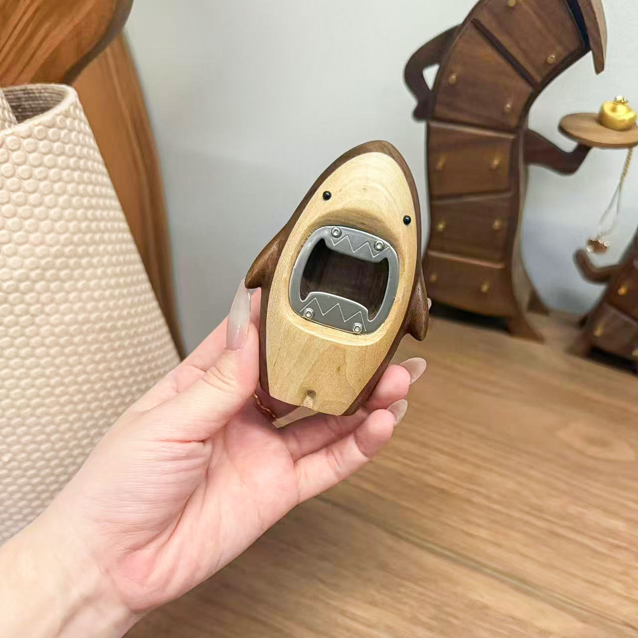 Ouvre-bouteille requin en bois - Kitchen Gadgets Men avis et prix
