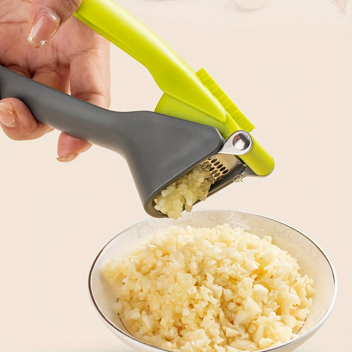 Presse et hachoir à ail manuel - Kitchen Gadgets Garlic avis et prix