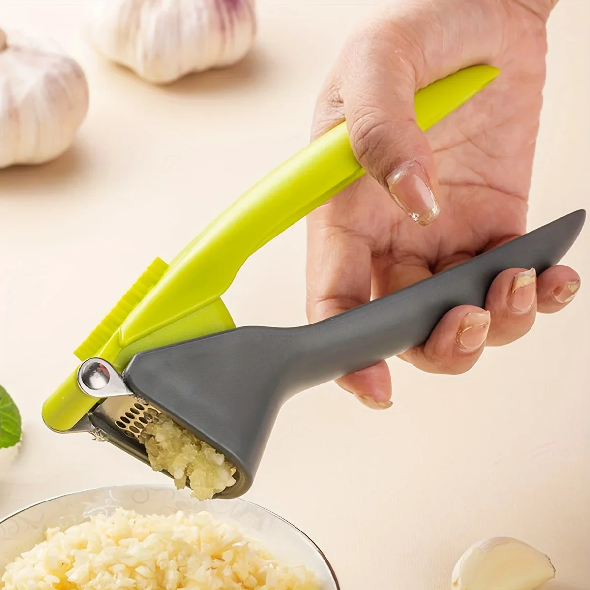 Presse et hachoir à ail manuel - Kitchen Gadgets Garlic avis et prix